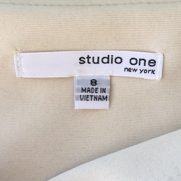 Black and Off White Shift Dress 💜 - Picture 7 of 9